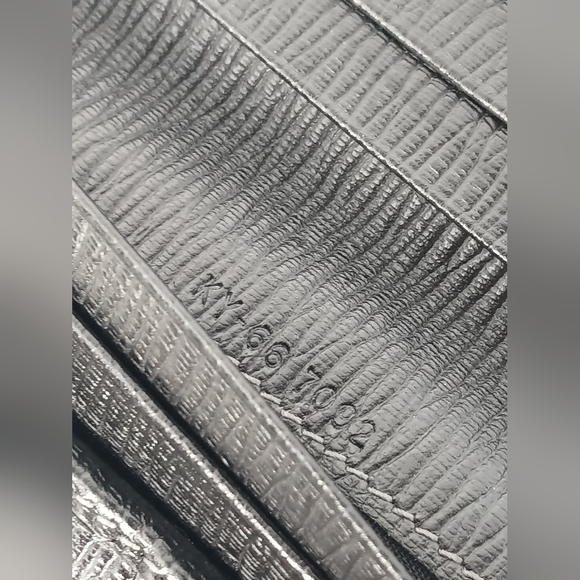 Salvatore Ferragamo Leather Bi-fold Long Wallet - Picture 8 of 9